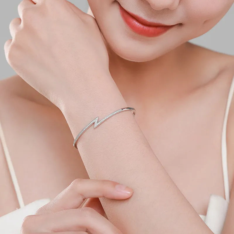 Lightning Glow Armband – 925 Silber, Moderner & Ausdrucksstarker Glanz